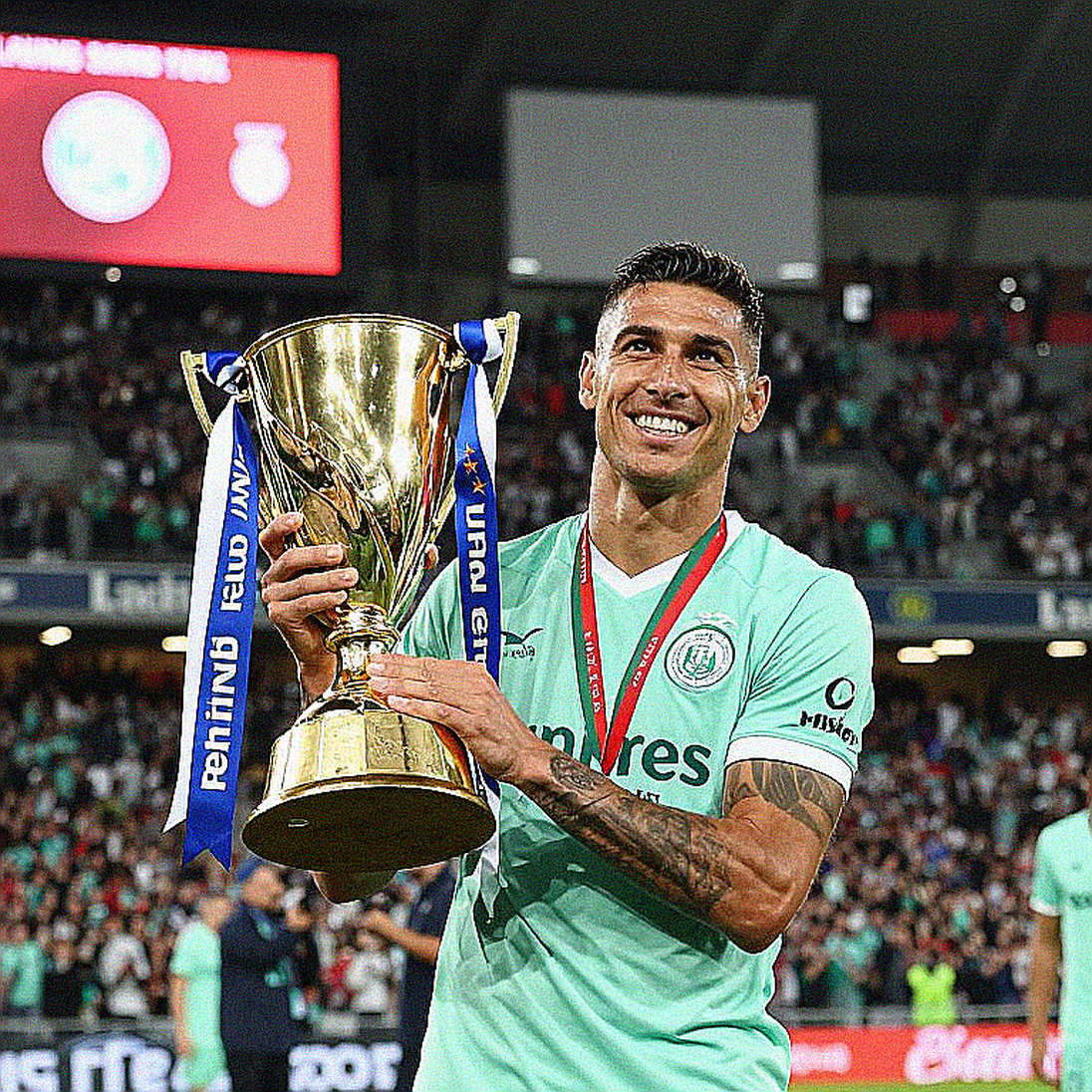 Ryan Naderi: Bàn tay 5,5 triệu euro, ba tấm hộ chiếu và bài toán quốc tịch chưa có đáp án Ryan Naderi: Bàn tay 5,5 triệu euro, ba tấm hộ chiếu và bài toán quốc tịch chưa có đáp án