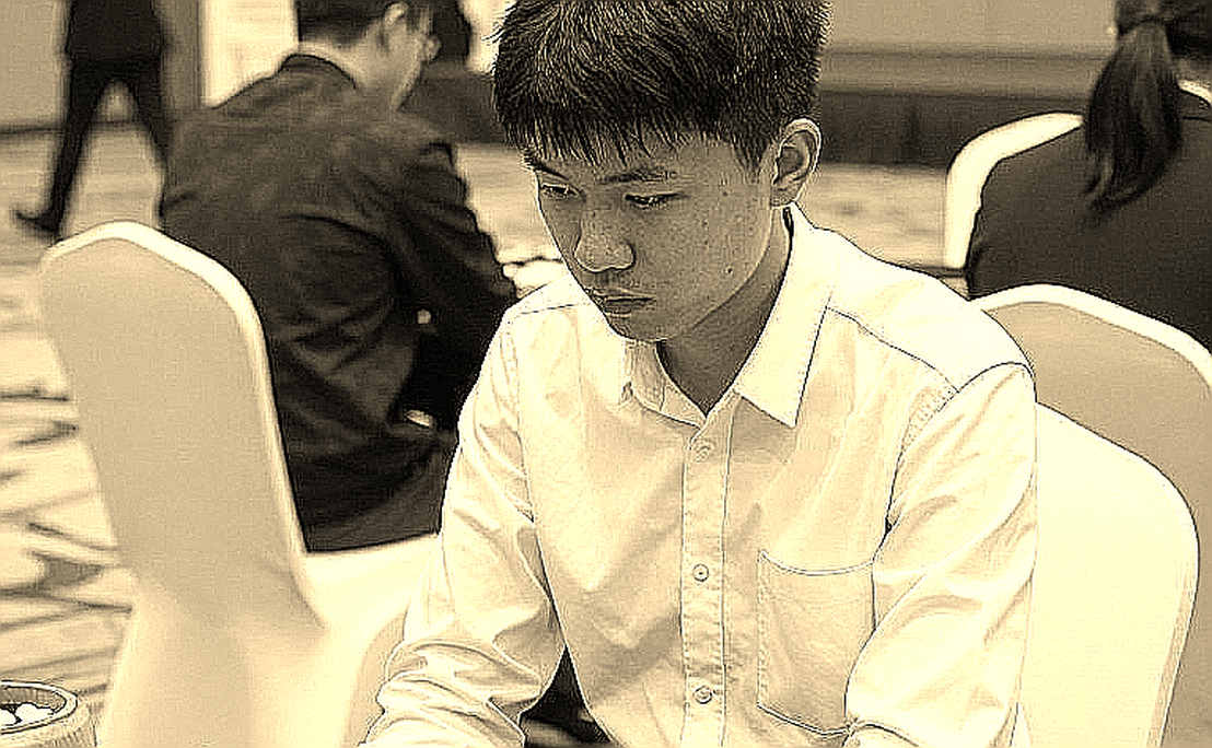 Bốn kỳ thủ, ba thể thức, một hệ thống rating: canh bạc Budapest của Total Chess