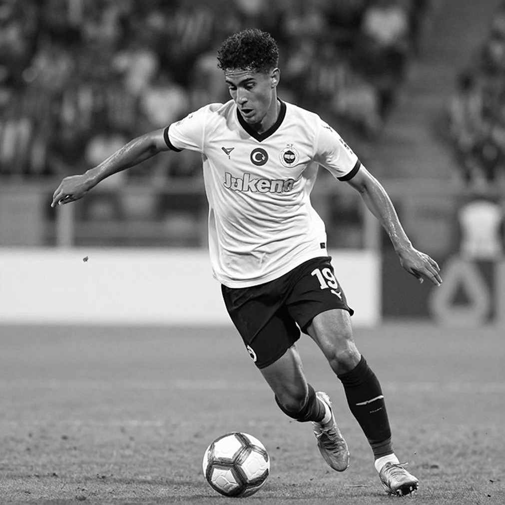 Jay Idzes, chiếc băng đội trưởng và cơn gió lạ trước thềm FIFA ASEAN Cup 2026