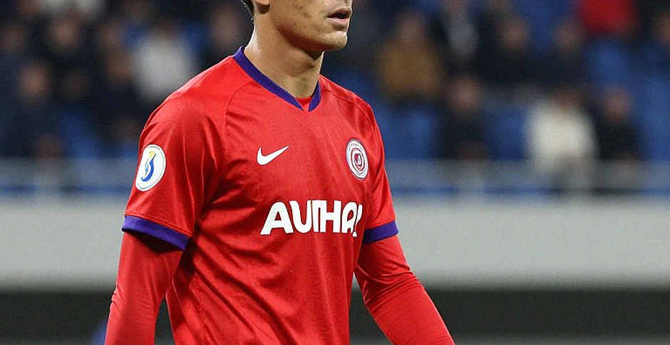 Klopp và cú rời cánh phải của Kimmich: 44 cái tên, 16 tân binh và một canh bạc chưa từng được kiểm chứng