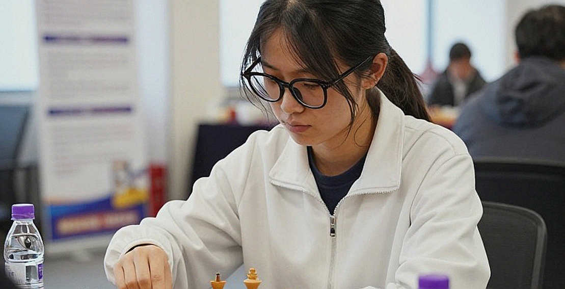 Atyrau Masters: hai hạt giống đầu bảng gục ngã, và cấu trúc nội dung phía sau ChessBase Magazine #225