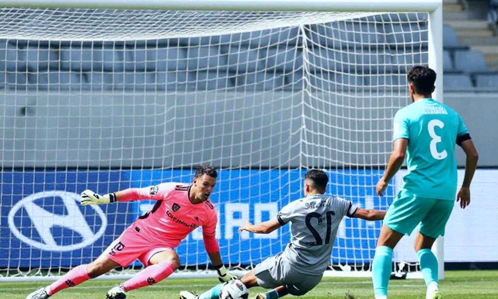 Al Nassr thắng Neftchi Fergana 3-1: Ronaldo ghi bàn, nhưng tín hiệu thật nằm ở khán đài vắng