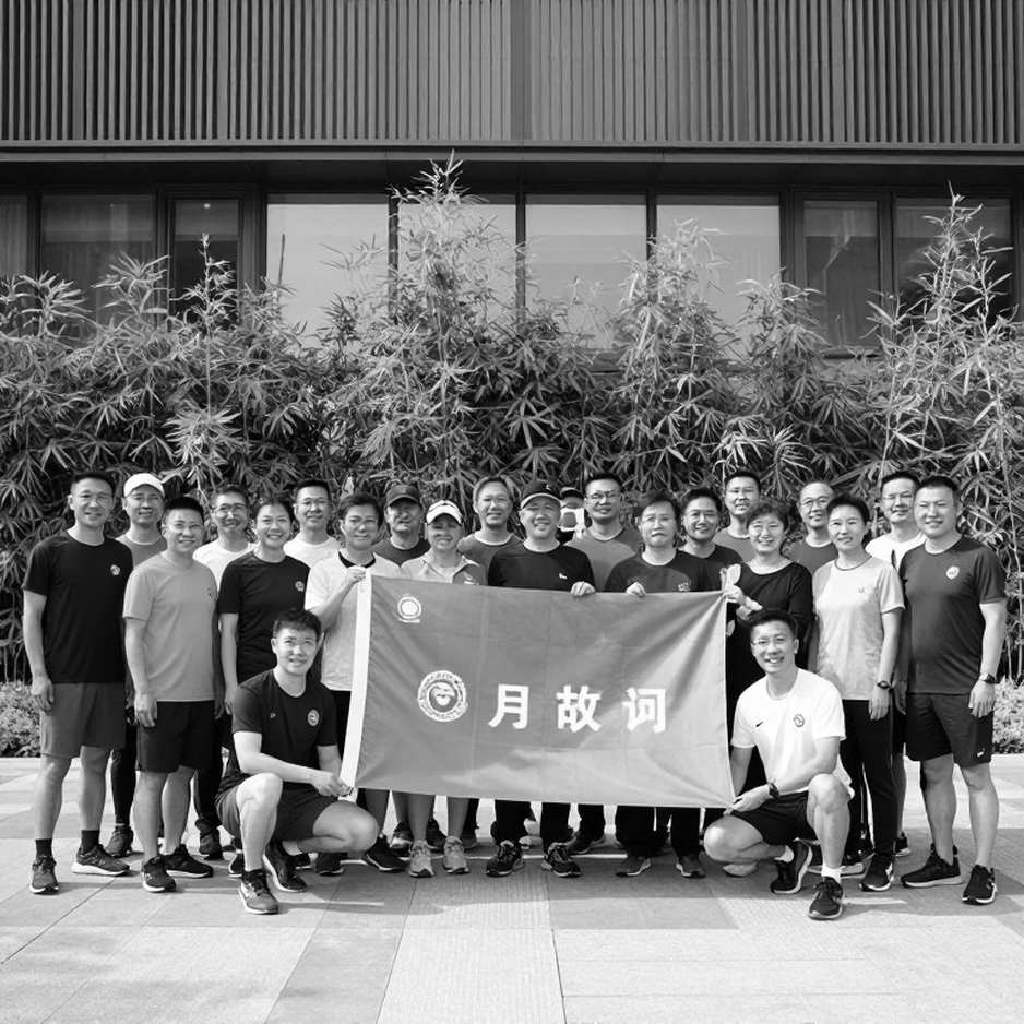 Liverpool chi đậm nhất Ngoại hạng Anh nhưng bỏ trống ba vị trí: Iraola và bài toán 'chất lượng hơn số lượng'
