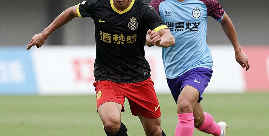 Phí ký kết, hàng ba trung vệ và dòng tiền ẩn: Giải mã kỳ chuyển nhượng V.League