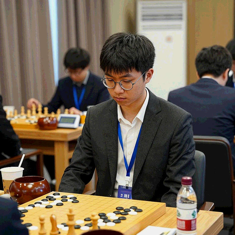 Yu Yangyi hạ Ding Liren tại Shenzhen Masters: kết quả lớn, dữ liệu trống